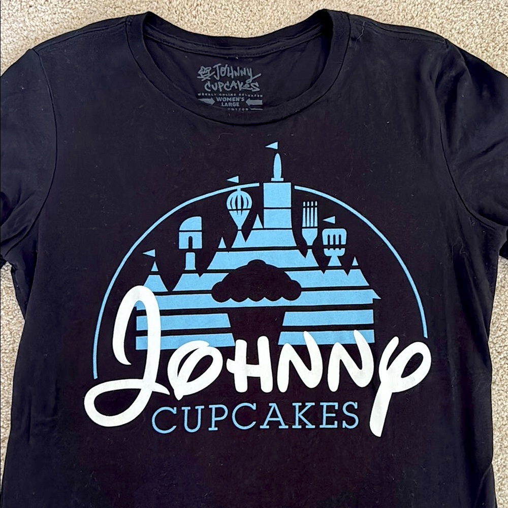 RARE Women’s Johnny Cupcakes Disney “Baking Magic” T-Shirt Tee Size Large 2020